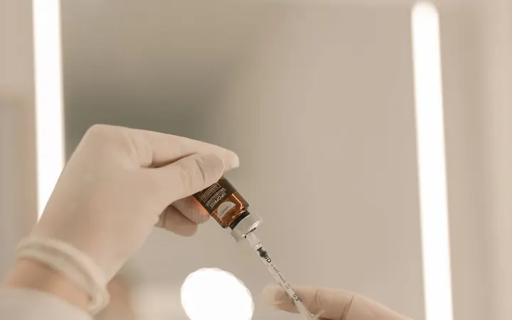 Preparo de medicação injetável a partir do frasco